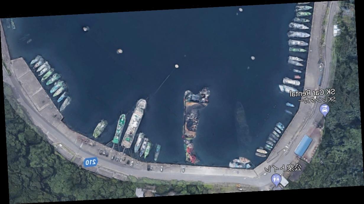 Google Maps users baffled over 'Titanic-like' wreckage 