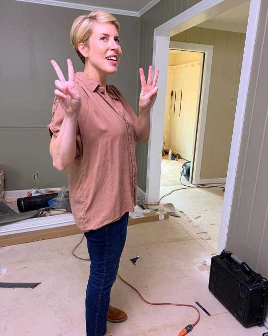 Pregnant Erin Napier Jokes About Small Baby Bump at 32 Weeks: 'I Know ...